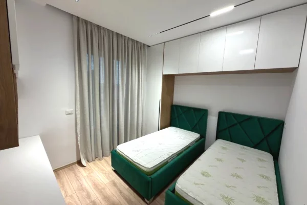 Shtepi me qera Apartament ne Tirane, 2+1, Mobilimi E mobiluar, Pagesa 1,000  Euro.