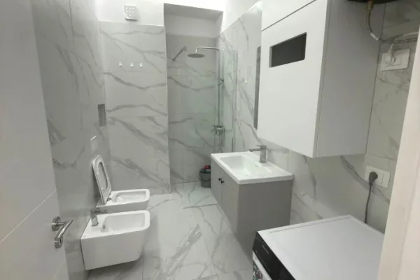 Shtepi me qera Apartament ne Tirane, 2+1, Mobilimi E mobiluar, Pagesa 1,000  Euro.