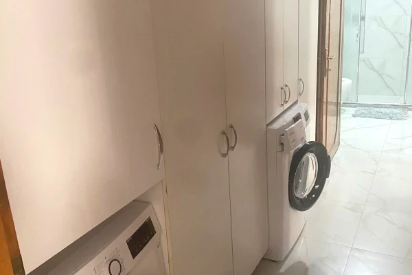 Appartamento in affitto a Tirana 2+1, Arredato