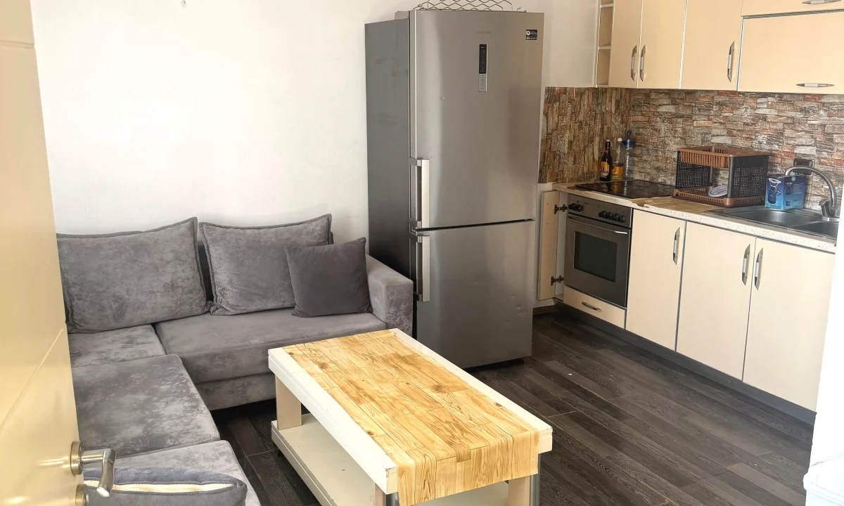 Appartamento in affitto a Tirana 2+1, Arredato