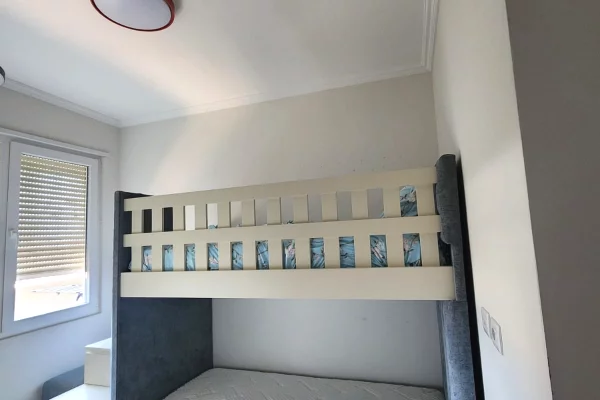 Shtepi me qera Apartament ne Tirane, 2+1, Mobilimi E mobiluar, Pagesa 65,000  Leke.