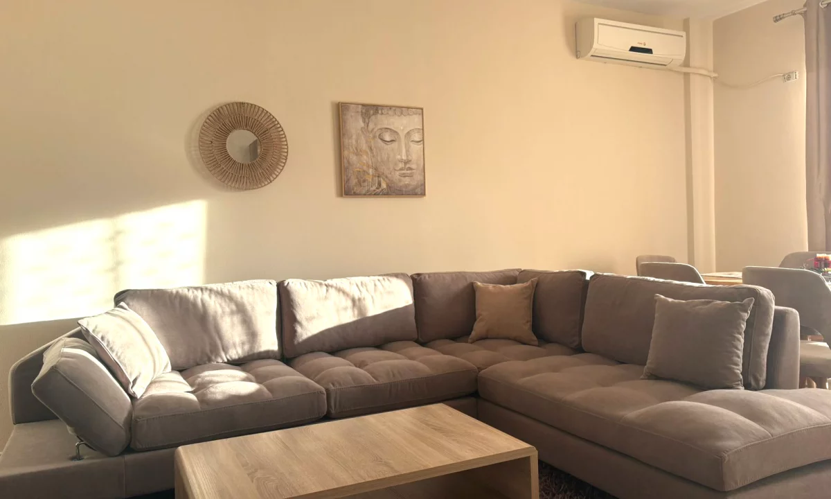 Shtepi me qera Apartament ne Tirane, 2+1, Mobilimi E mobiluar, Pagesa 70,000  Leke.