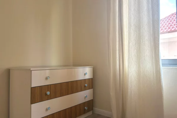 Shtepi me qera Apartament ne Tirane, 2+1, Mobilimi E mobiluar, Pagesa 70,000  Leke.