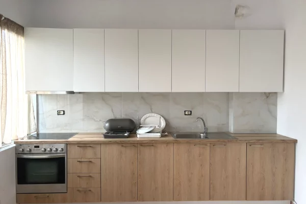 Shtepi me qera Apartament ne Tirane, 2+1, Mobilimi E mobiluar, Pagesa 70,000  Leke.