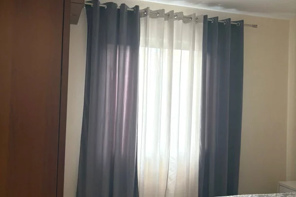 Shtepi me qera Apartament ne Tirane, 2+1, Mobilimi E mobiluar, Pagesa 70,000  Leke.