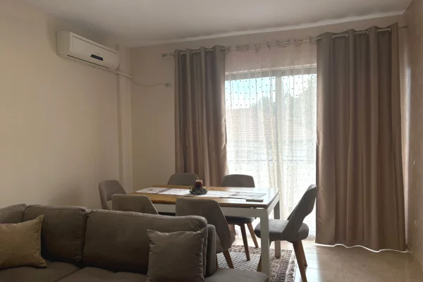 Shtepi me qera Apartament ne Tirane, 2+1, Mobilimi E mobiluar, Pagesa 70,000  Leke.