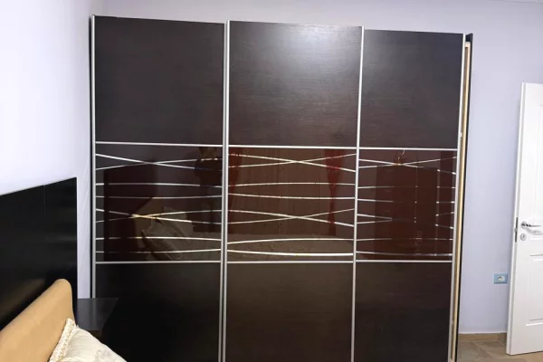 Shtepi me qera Apartament ne Tirane, 1+1, Mobilimi E mobiluar, Pagesa 650  Euro.