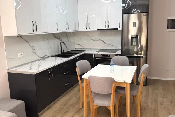 Jepet me qira  apartament 2+1 tek Univers City