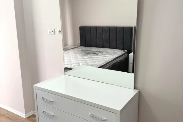 Shtepi me qera Apartament ne Tirane, 2+1, Mobilimi E mobiluar, Pagesa 550  Euro.