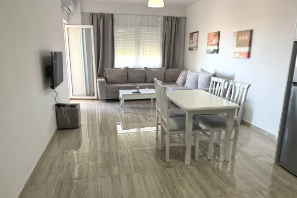 Shtepi me qera Apartament ne Tirane, 1+1, Mobilimi E mobiluar, Pagesa 40,000  Leke.