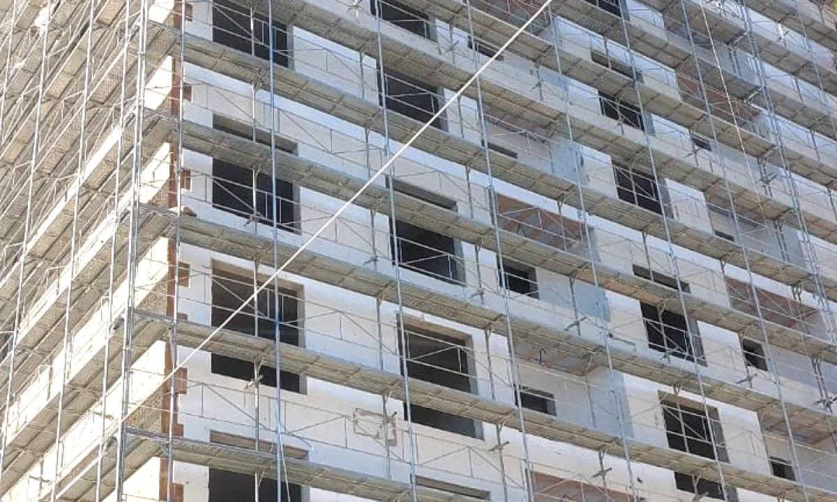 Shtepi ne shitje Apartament ne Tirane, 1+1, Mobilimi Bosh, pa mobiluar, Pagesa 116,000  Euro.