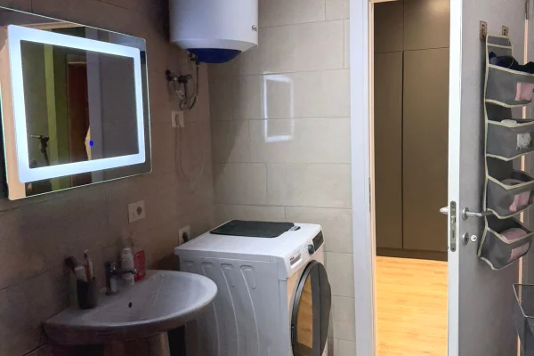 Shtepi me qera Apartament ne Tirane, 1+1, Mobilimi E mobiluar, Pagesa 450  Euro.