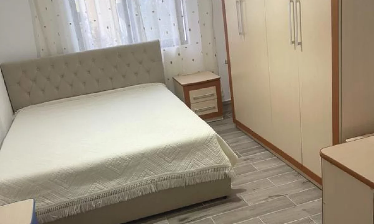 Shtepi me qera Apartament ne Tirane, 2+1, Mobilimi Bosh, pa mobiluar, Pagesa 65,000  Leke.