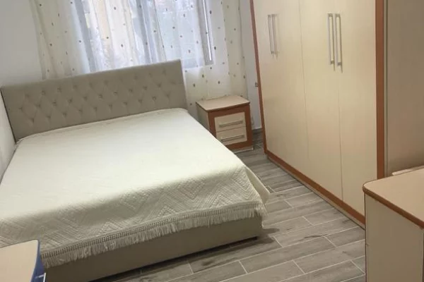 Shtepi me qera Apartament ne Tirane, 2+1, Mobilimi Bosh, pa mobiluar, Pagesa 65,000  Leke.