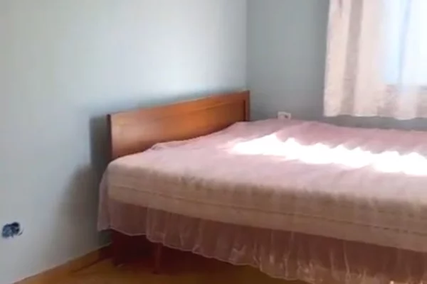 Shtepi me qera Apartament ne Tirane, 1+1, Mobilimi E mobiluar, Pagesa 35,000  Leke.
