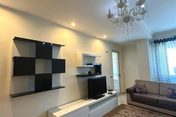 Shtepi me qera Apartament ne Tirane, 1+1, Mobilimi E mobiluar, Pagesa 42,000  Leke.