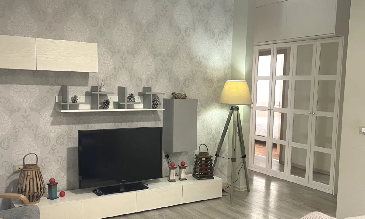 Shtepi ne shitje Apartament ne Tirane, 2+1, Mobilimi E mobiluar, Pagesa 195,000  Euro.