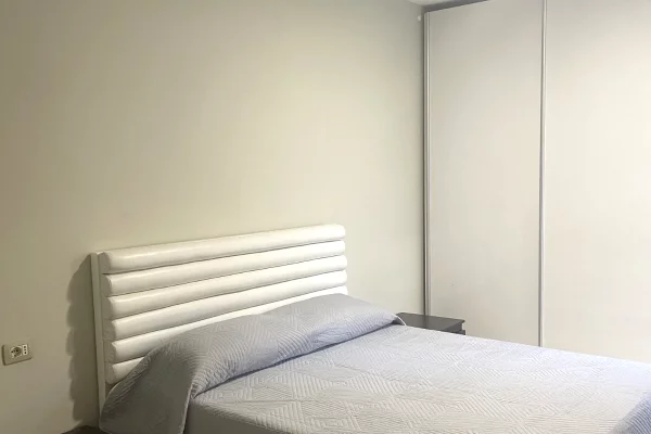 Shtepi ne shitje Apartament ne Tirane, 2+1, Mobilimi E mobiluar, Pagesa 195,000  Euro.