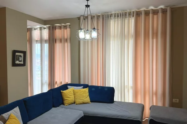 Shitet apartament 2+1 ne Kamez