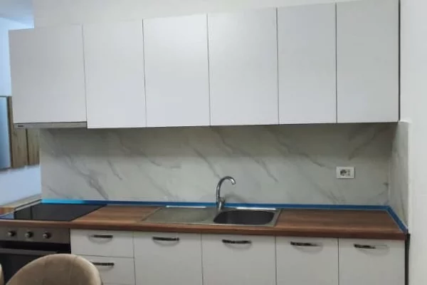 Shtepi me qera Apartament ne Tirane, 1+1, Mobilimi E mobiluar, Pagesa 70,000  Leke.