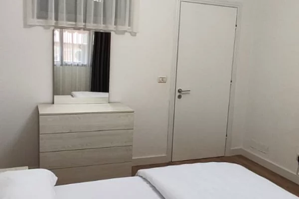 Shtepi me qera Apartament ne Tirane, 1+1, Mobilimi E mobiluar, Pagesa 70,000  Leke.