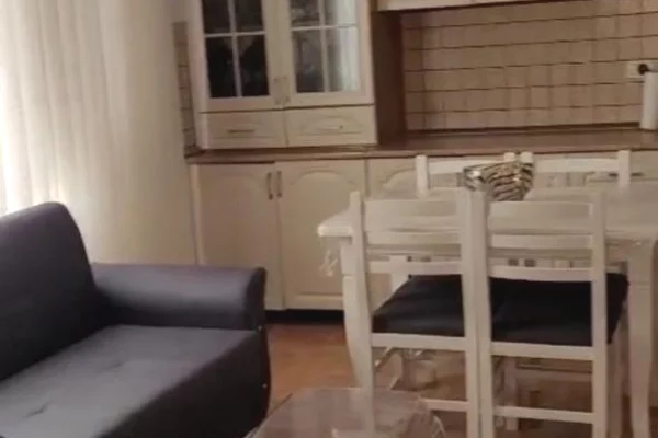 Shtepi me qera Apartament ne Tirane, Garsoniere, Mobilimi E mobiluar, Pagesa 30,000  Leke.