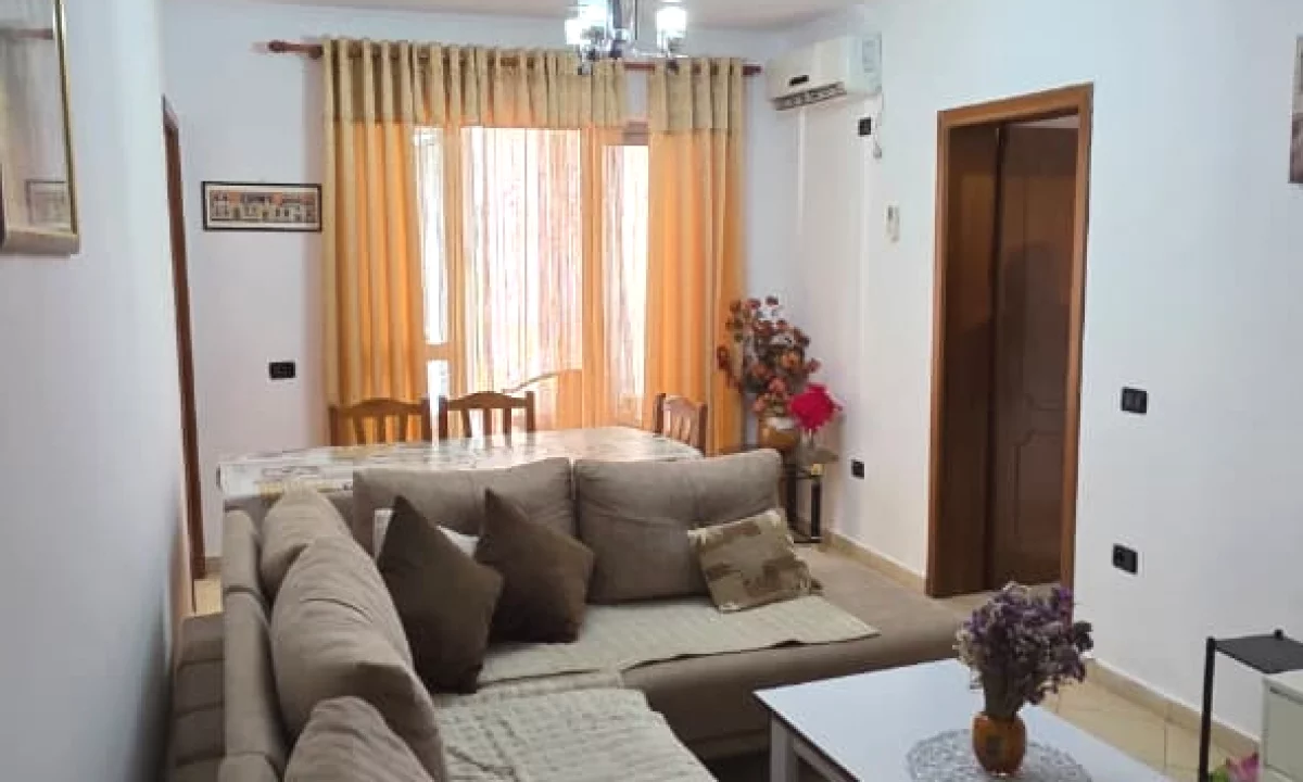 Shtepi me qera Apartament ne Tirane, 2+1, Mobilimi E mobiluar, Pagesa 50,000  Leke.