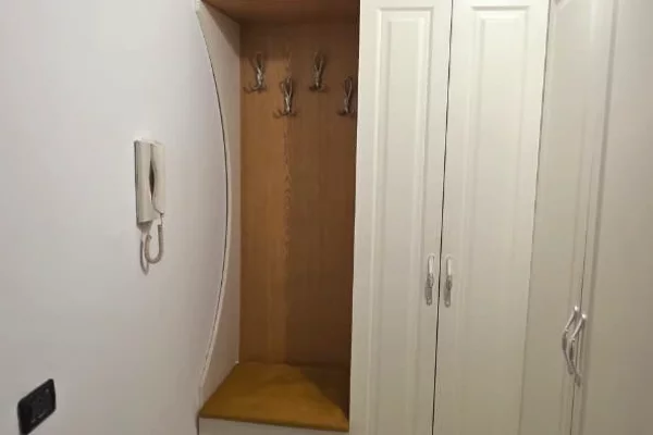 Shtepi me qera Apartament ne Tirane, 2+1, Mobilimi E mobiluar, Pagesa 50,000  Leke.