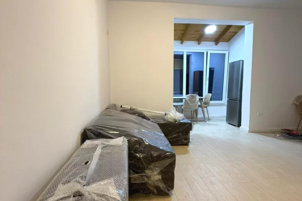 Shtepi me qera Apartament ne Tirane, 1+1, Mobilimi E mobiluar, Pagesa 40,000  Leke.