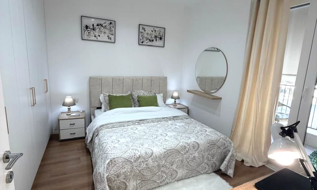Shtepi me qera Apartament ne Tirane, 1+1, Mobilimi E mobiluar, Pagesa 590  Euro.