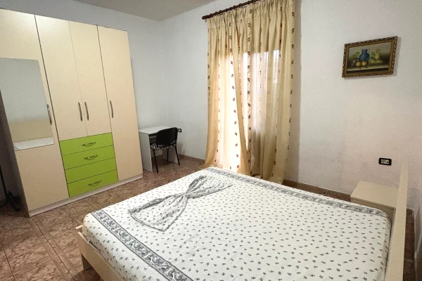 Shtepi me qera Apartament ne Tirane, 2+1, Mobilimi E mobiluar, Pagesa 35,000  Leke.