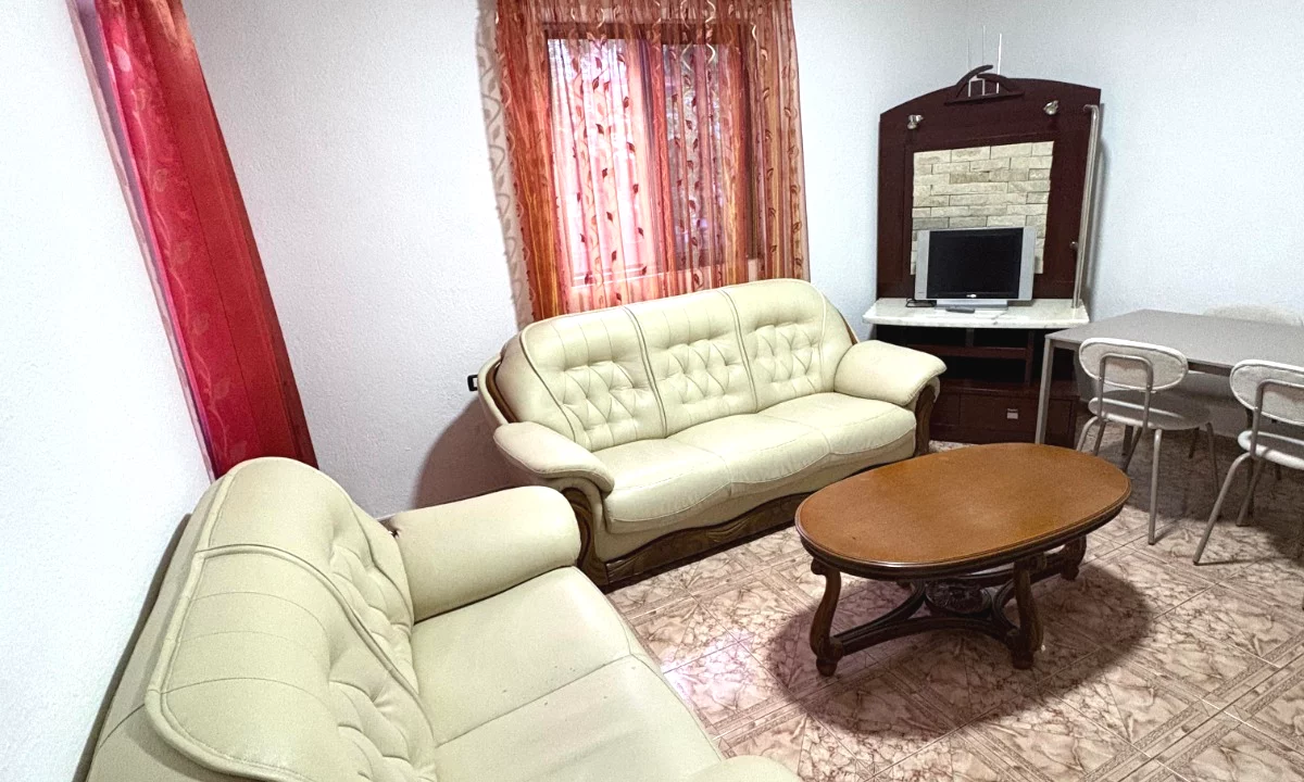 Shtepi me qera Apartament ne Tirane, 2+1, Mobilimi E mobiluar, Pagesa 35,000  Leke.