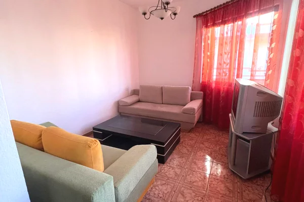 Shtepi me qera Apartament ne Tirane, 2+1, Mobilimi E mobiluar, Pagesa 35,000  Leke.