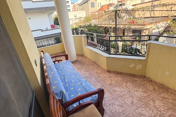 Shtepi me qera Apartament ne Tirane, 2+1, Mobilimi E mobiluar, Pagesa 35,000  Leke.