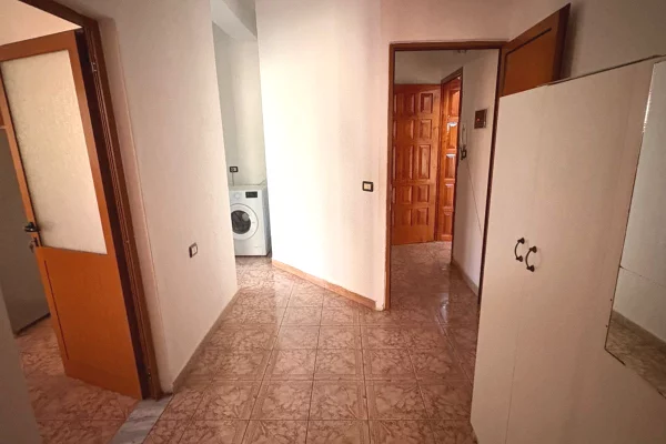 Shtepi me qera Apartament ne Tirane, 2+1, Mobilimi E mobiluar, Pagesa 35,000  Leke.