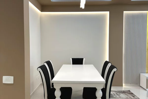 Shtepi me qera Apartament ne Tirane, 4+1, Mobilimi E mobiluar, Pagesa 1,500  Euro.