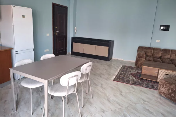 Shtepi me qera 1+1 ne Tirane - 34,000 Leke