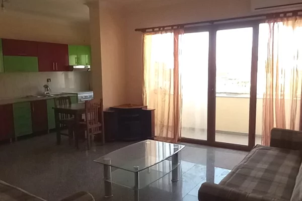 Shtepi me qera Apartament ne Tirane, 2+1, Mobilimi E mobiluar, Pagesa 40,000  Leke.