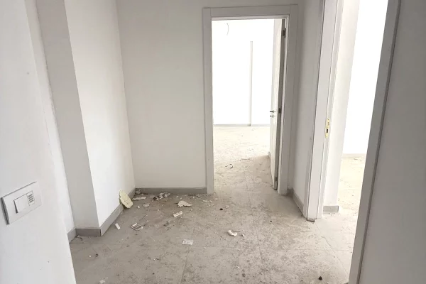 Shtepi ne shitje Apartament ne Tirane, 2+1, Mobilimi Bosh, pa mobiluar, Pagesa 121,500  Euro.