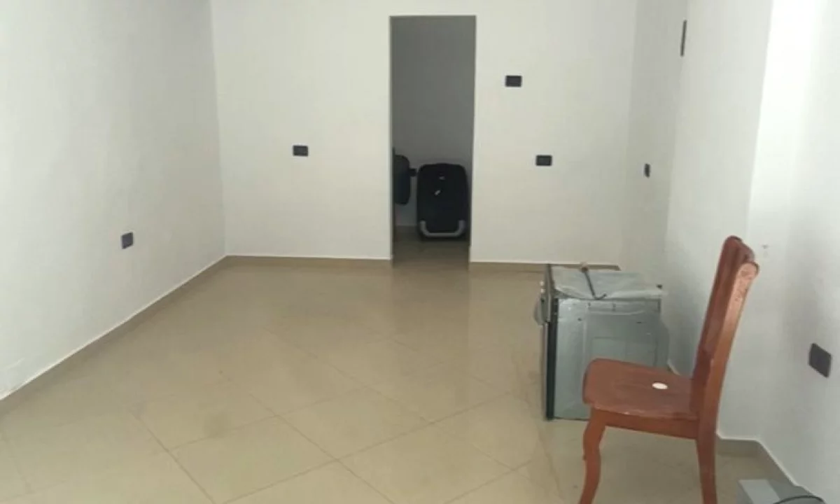 Jepet me qera ambient biznesi tek Komuna e Parisit