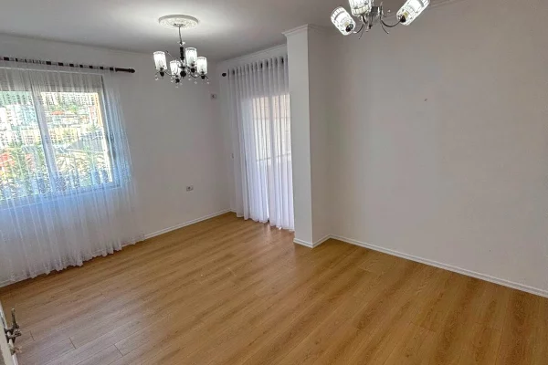 Shtepi ne shitje Apartament ne Tirane, 2+1, Mobilimi Bosh, pa mobiluar, Pagesa 135,000  Euro.