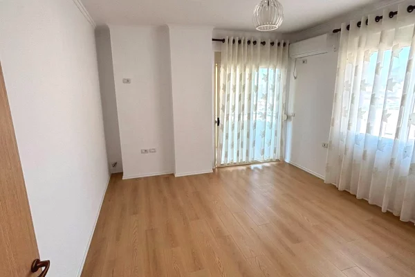 Shtepi ne shitje 2+1 ne Tirane - 135,000 Euro