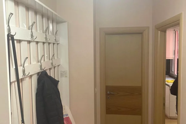 Shtepi ne shitje Apartament ne Tirane, 1+1, Mobilimi E mobiluar, Pagesa 130,000  Euro.