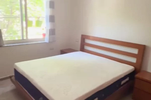 Shtepi me qera Apartament ne Tirane, 2+1, Mobilimi E mobiluar, Pagesa 60,000  Leke.