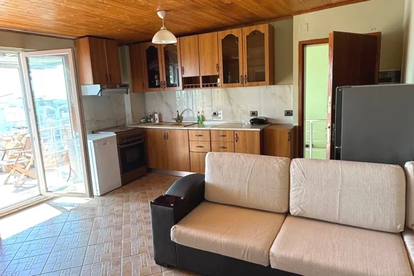 Shtepi me qera Apartament ne Tirane, 1+1, Mobilimi E mobiluar, Pagesa 35,000  Leke.