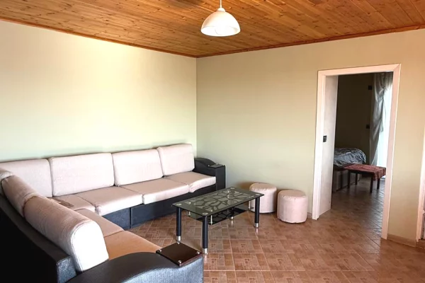 Shtepi me qera 1+1 ne Tirane - 35,000 Leke