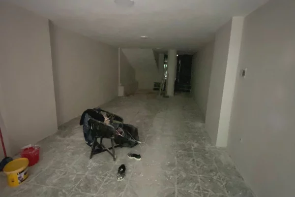 Ambient biznesi me qera 3+1 ne Tirane - 600 Euro