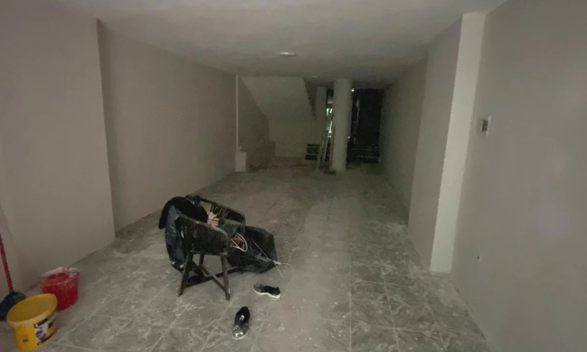 Jepet me qera ambient biznesi tek Komuna e Parisit
