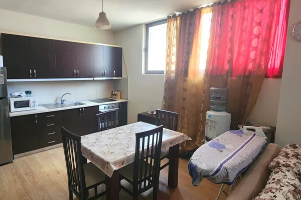 Shtepi me qera Apartament ne Tirane, 2+1, Mobilimi E mobiluar, Pagesa 55,000  Leke.