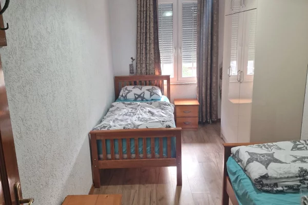 Shtepi me qera Apartament ne Tirane, 2+1, Mobilimi E mobiluar, Pagesa 530  Euro.